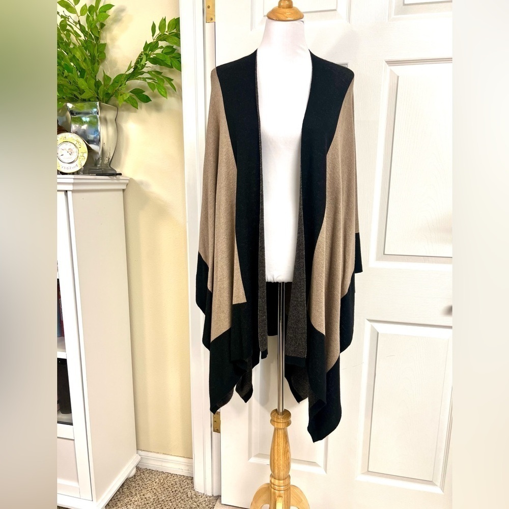 DILLARD’S Wool two tone Women's Shawl Poncho Ruana Cape Sweater Open Front OS